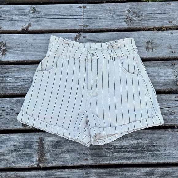 Topshop Pinstripe Cream Denim Shorts - Picture 1 of 6